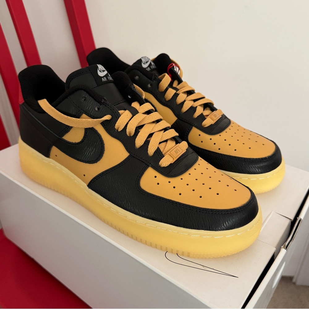 BNIB Nike Air Force 1 9.5